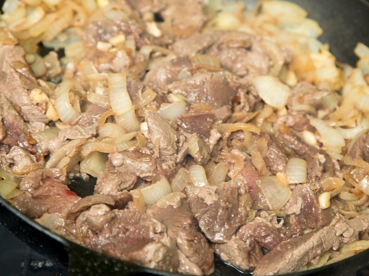 Miękkie mięso w gulaszu wieprzowym wyjdzie tylko pod 1 warunkiem. Bez tego nie pomogą żadne triki