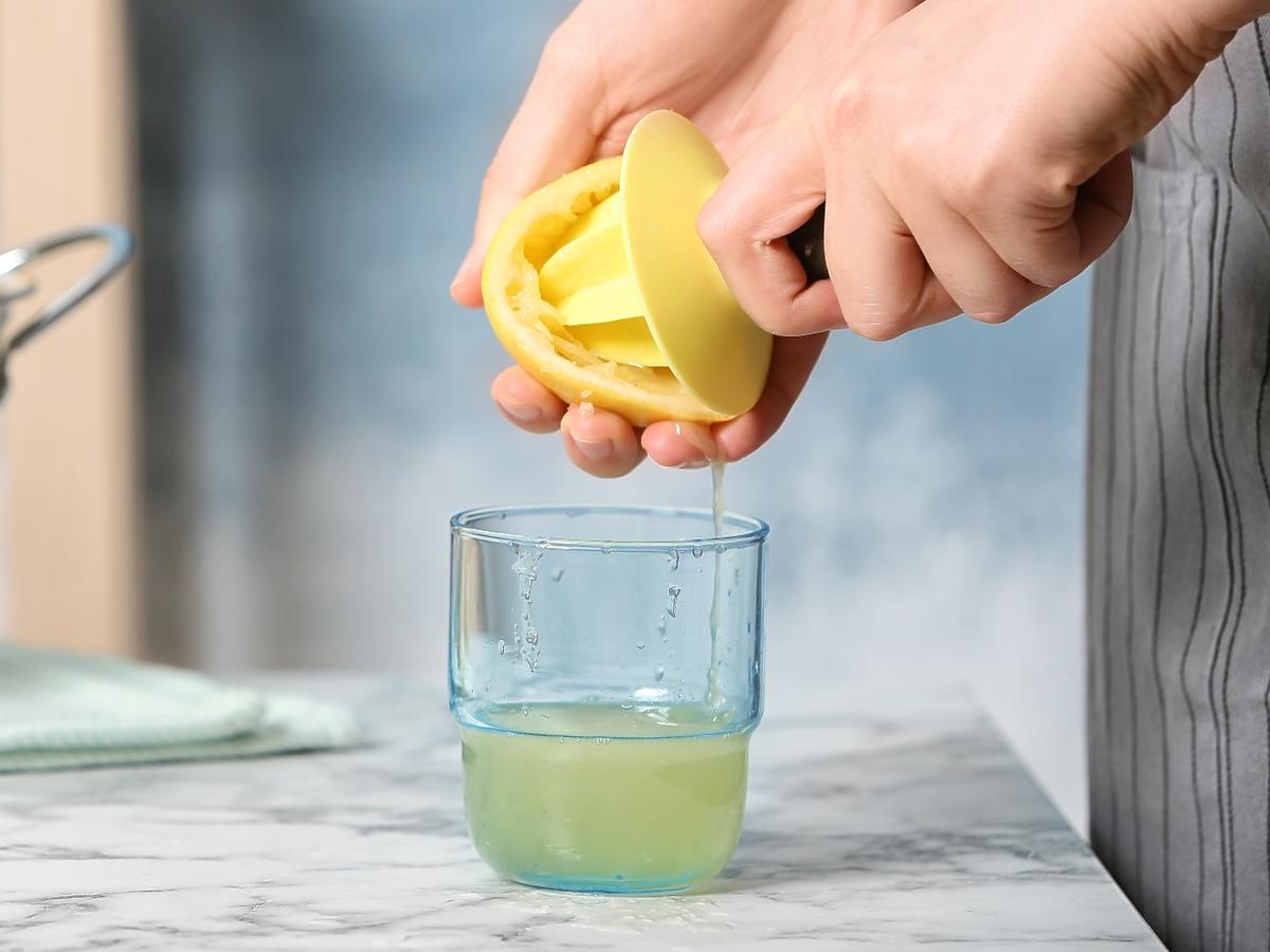 Czy warto pić sok z cytryny na czczo? Uważajcie, na początku możecie się poczuć gorzej