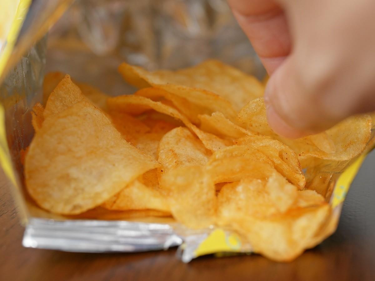 Dlaczego w paczkach chipsów jest tyle powietrza? Wcale nie jest to oszustwo ze strony producentów