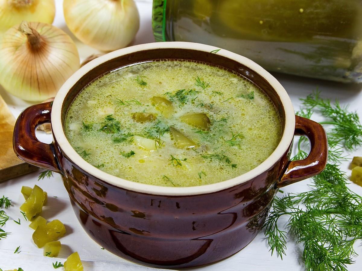 Dodajcie do zupy ogórkowej te 2 składniki. Będzie idealnie kremowa – pytanie czy odważycie się spróbować?