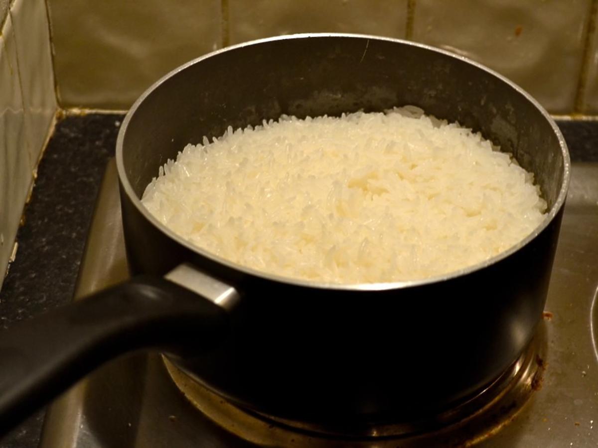 Idealnie przyprawiony i sypki ryż? Zróbcie to, a rodzina będzie bić się o dokładkę