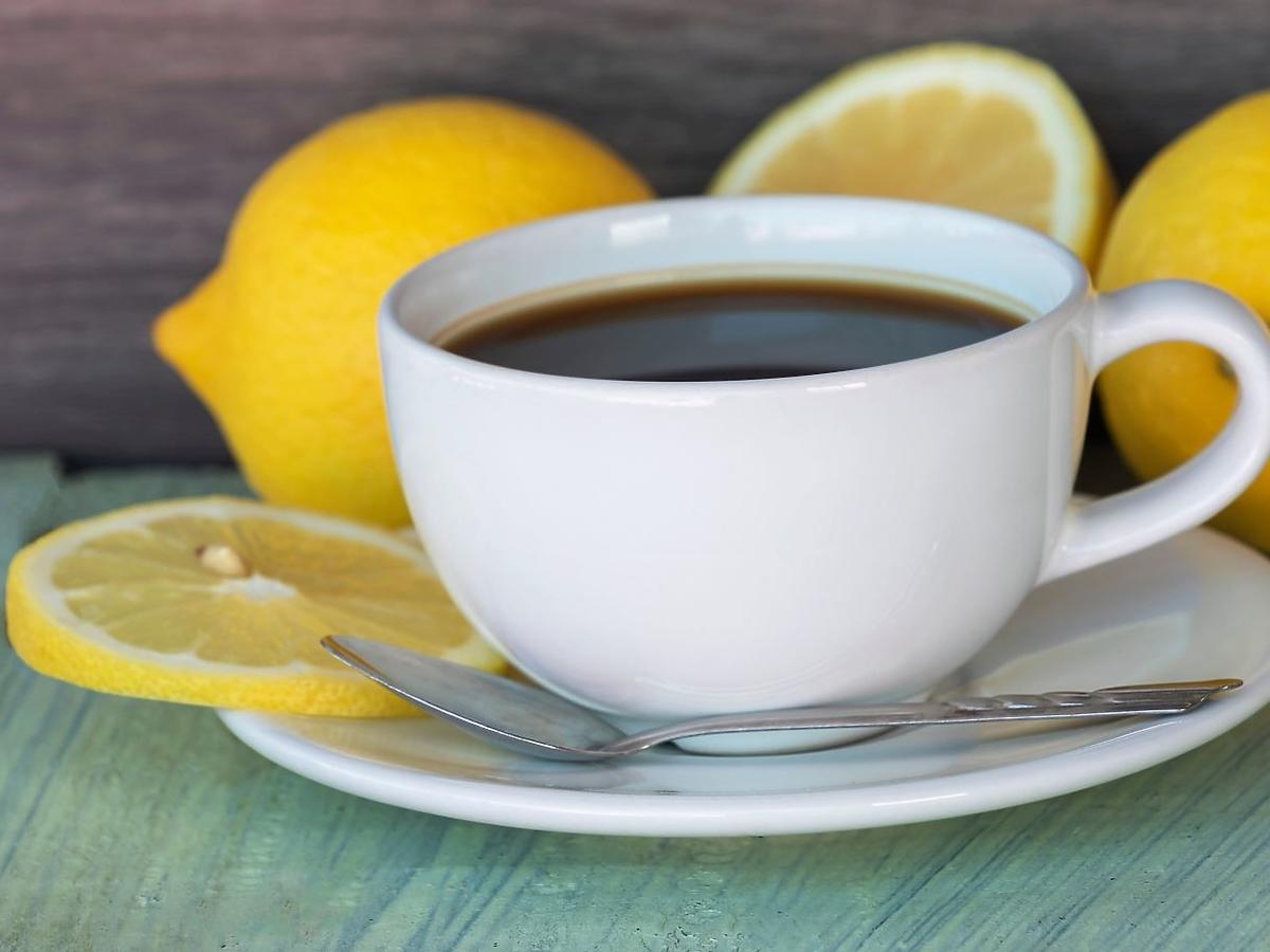 Już 1 filiżanka kawy z cytryną dziennie pomoże wam z tym problemem. Efekty przyjdą szybko