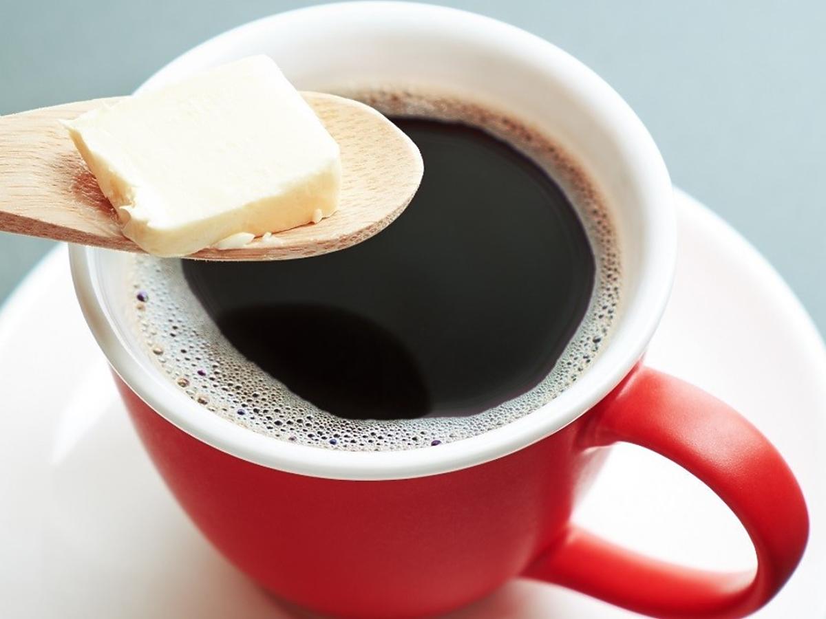 Kawa z masłem doda wam energii z samego rana. Uwielbia ją Anna Lewandowska