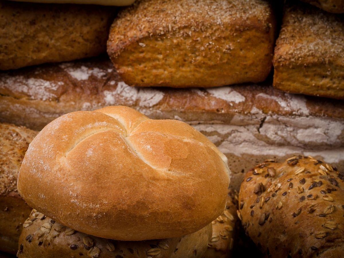 Który chleb jest bardziej kaloryczny: biały czy ciemny? Zdziwicie się