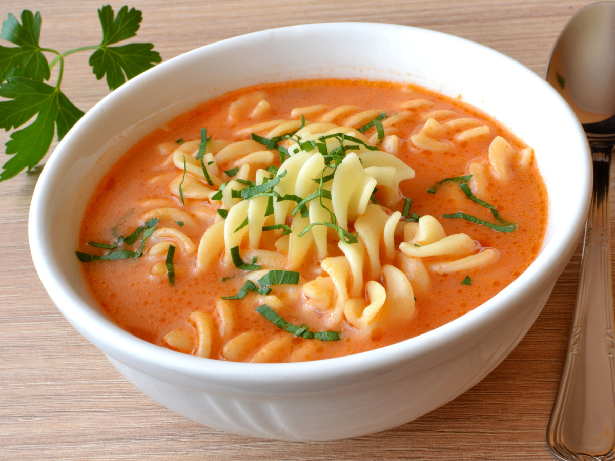 Kwaśna zupa pomidorowa