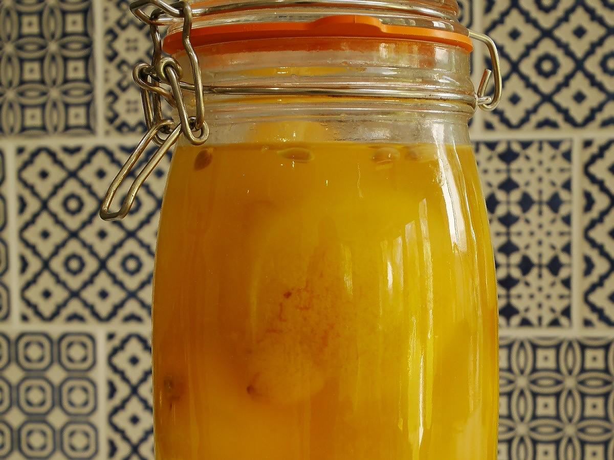 Lemoniada z kiszonych cytryn to hit. Ten oryginalny smak podbija podniebienia