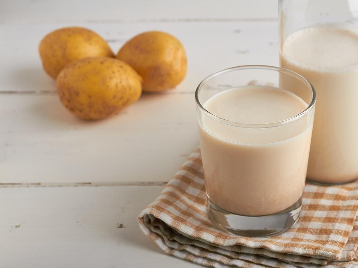 Mleko ziemniaczane oczyści jelita ze złogów jak miotełka. Zróbcie je sami z 3 składników