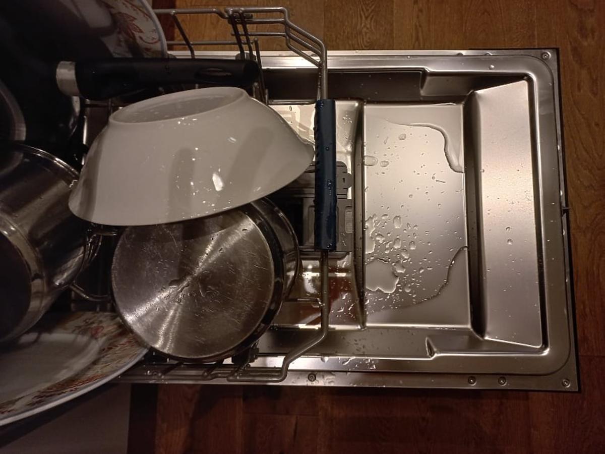 Mokre naczynia po wyłączeniu zmywarki? Ten prosty trik sprawi, że zawsze będą suche