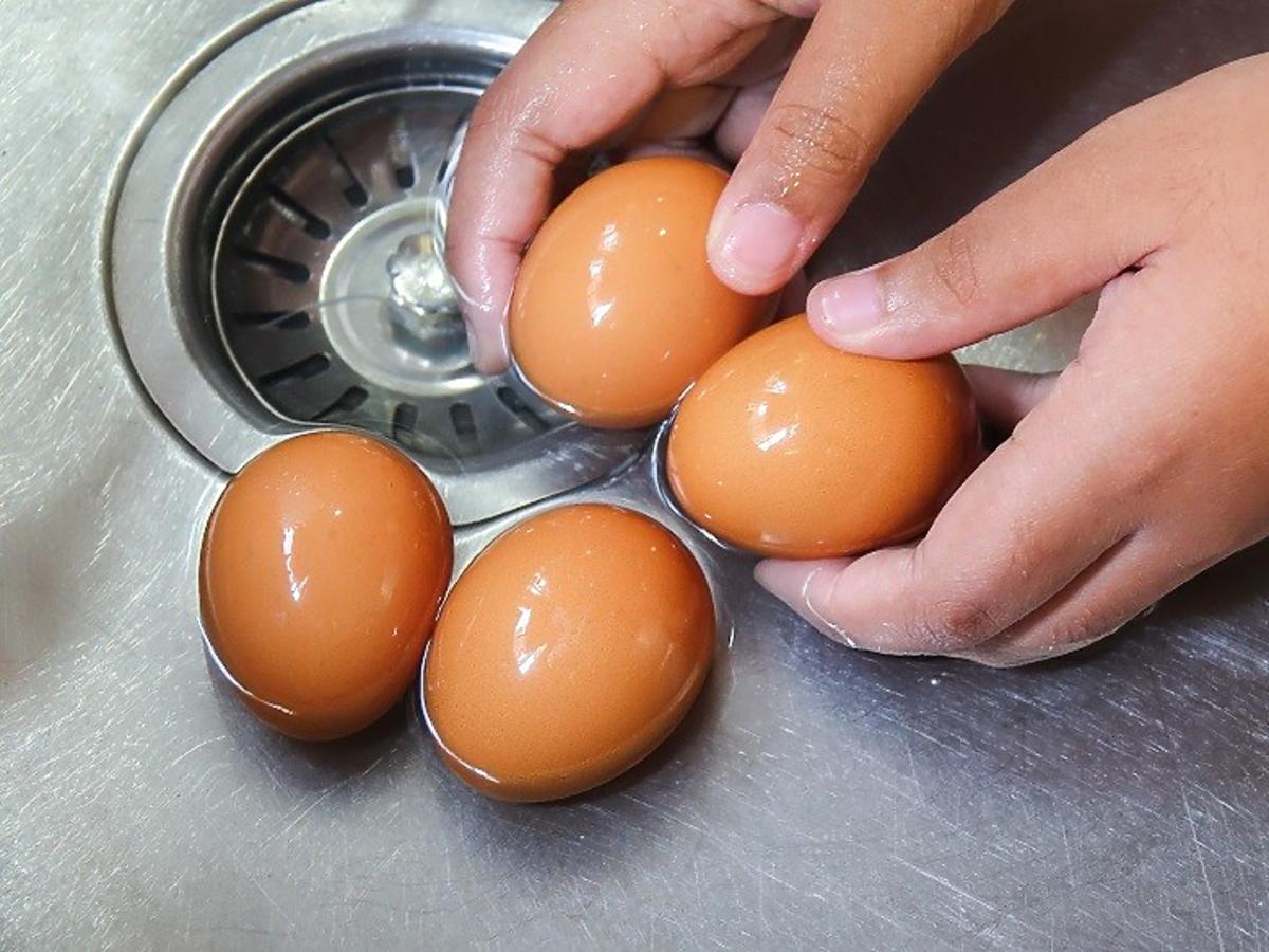 mycie jajek