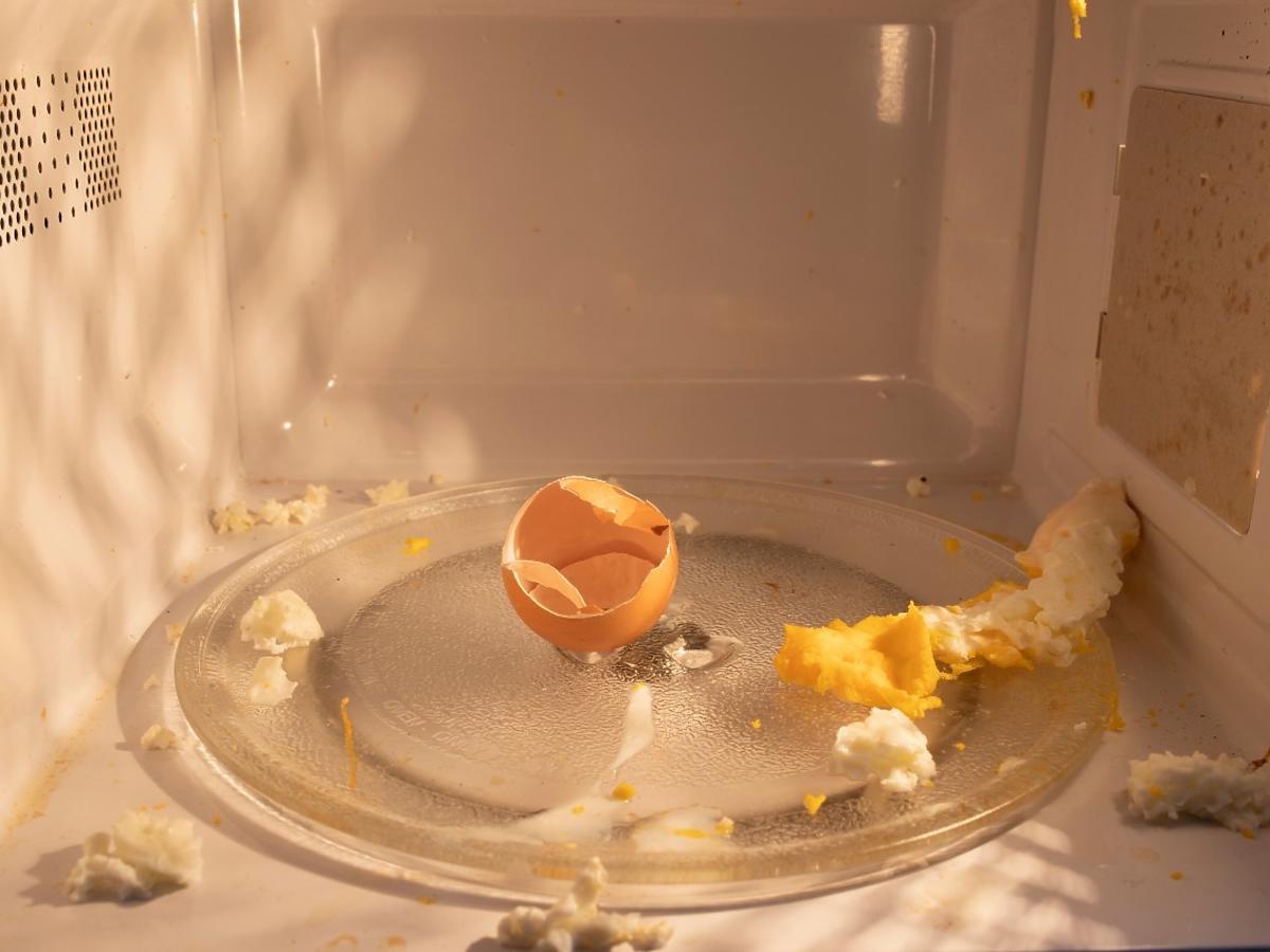 Nigdy nie gotujcie jajka w mikrofalówce. Ona to zrobiła i nie powtórzy nigdy więcej