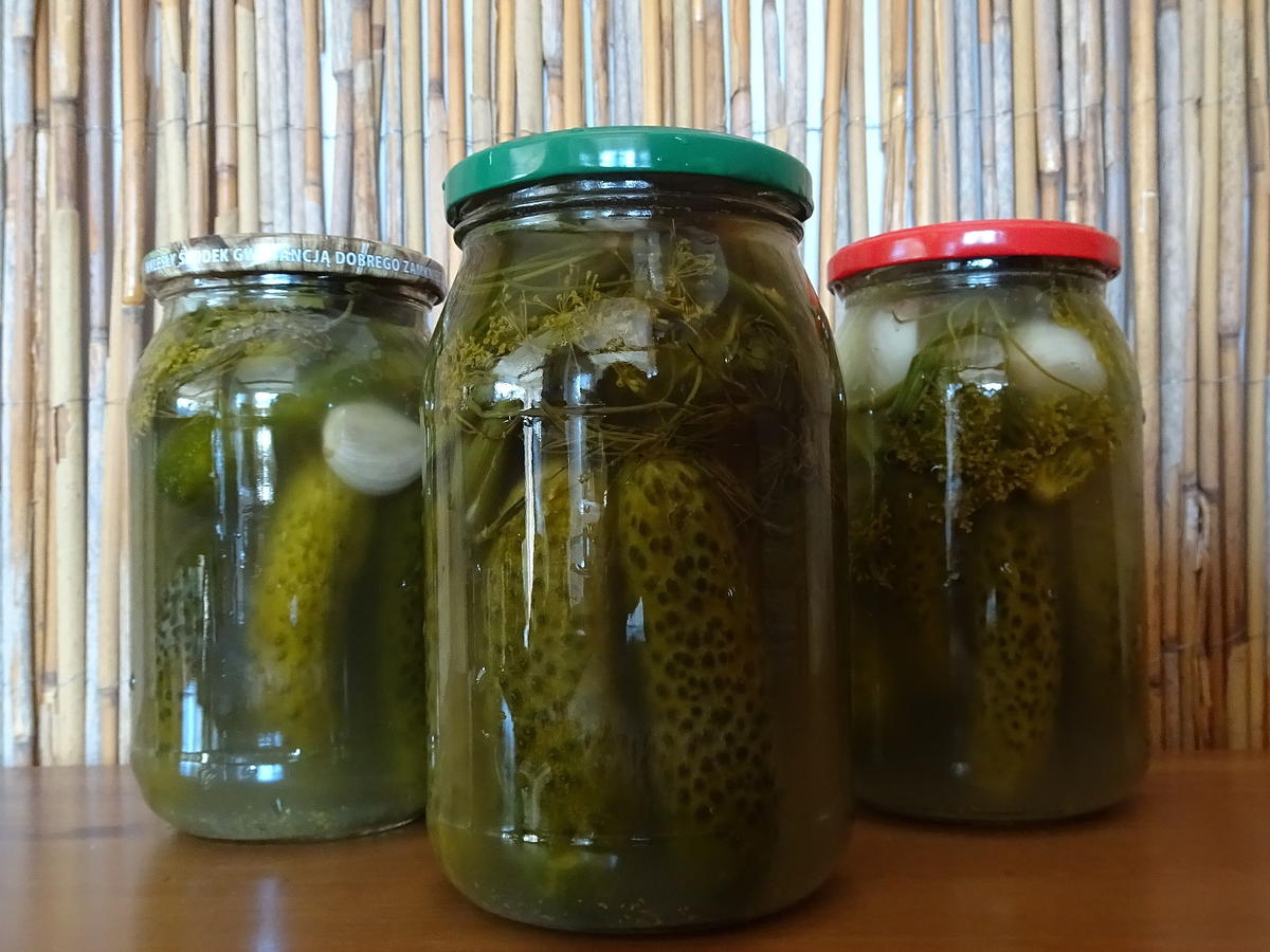 Picie soku z ogórków kiszonych