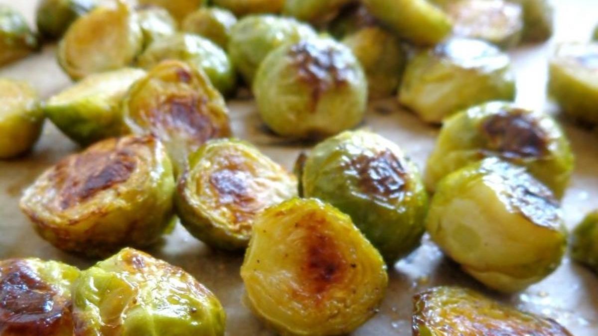 Przepis na chrupiącą brukselkę pieczoną. Jej słodki smak was zachwyci