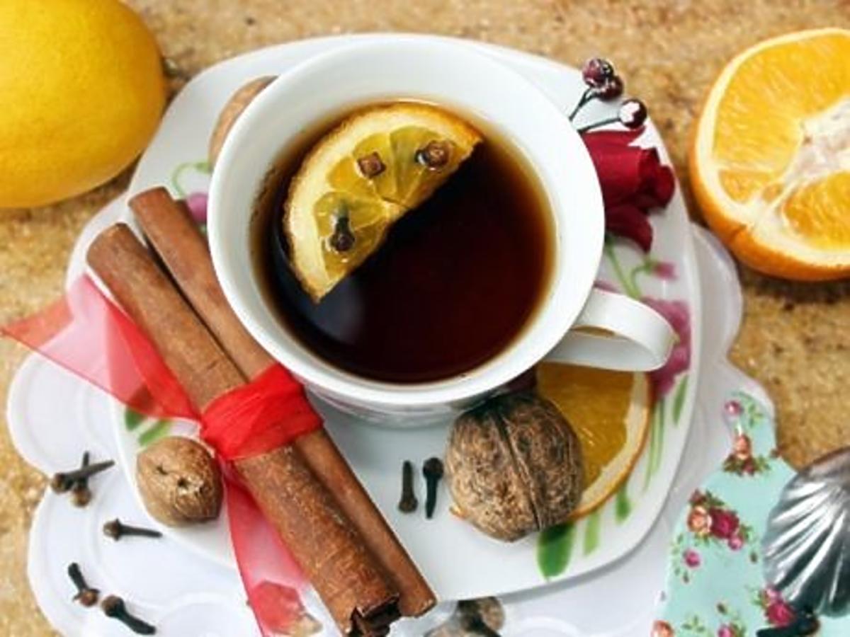 Rozgrzewająca herbata z cytryną