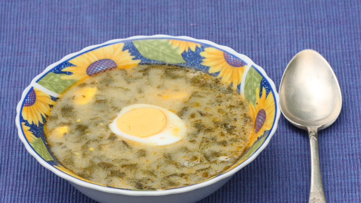 Po co dodaje się do szczawiowej jajko? Sekretne zastosowanie, które znają tylko nieliczni