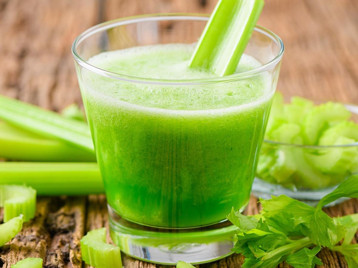 Ta mikstura z selera naciowego i jeszcze 2 składników oczyści wątrobę. Taki detoks trwa 3 dni