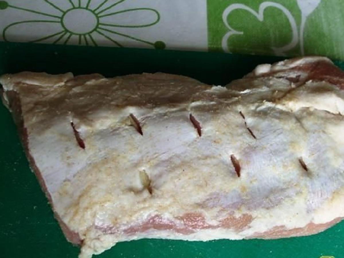 Trafił wam się twardy kawałek schabu na kotlety? Tym prostym domowym sposobem go zmiękczycie