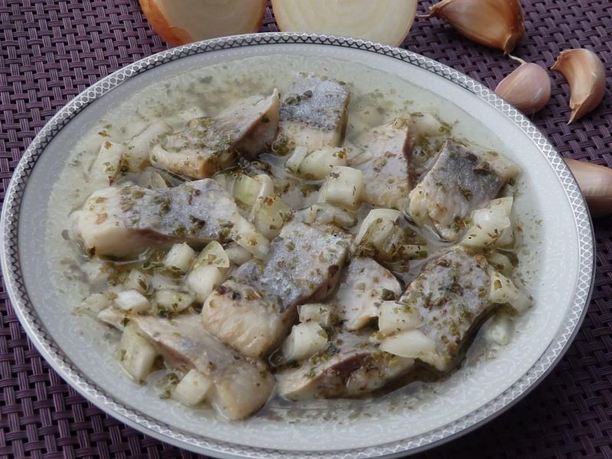 Tymi 2 przyprawami najlepiej doprawicie solonego śledzia. Tutaj nie ma miejsca na kombinacje 