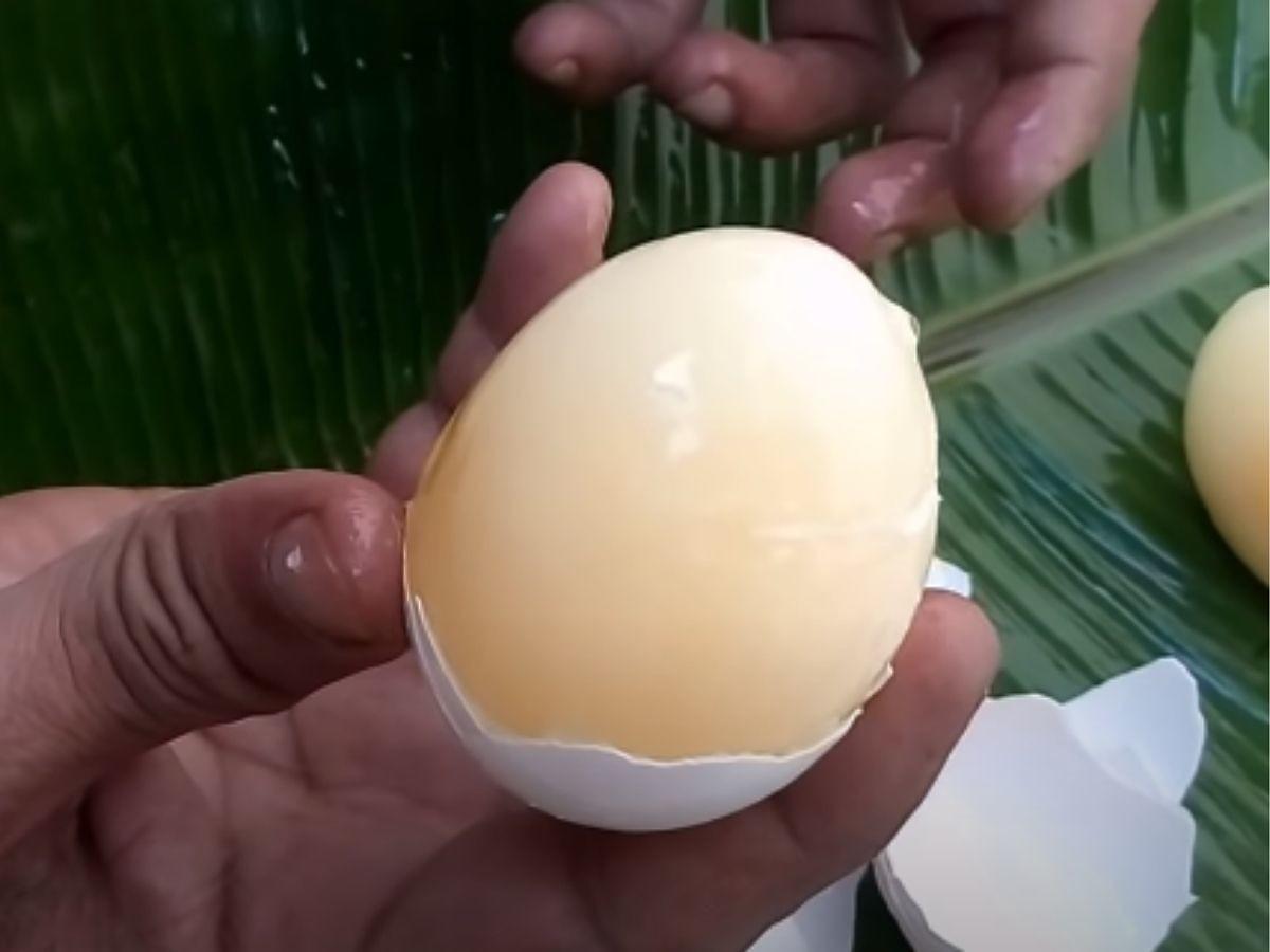 Wiele osób mrozi jajka przed ich smażeniem. Powód was zaskoczy. Spróbujecie?