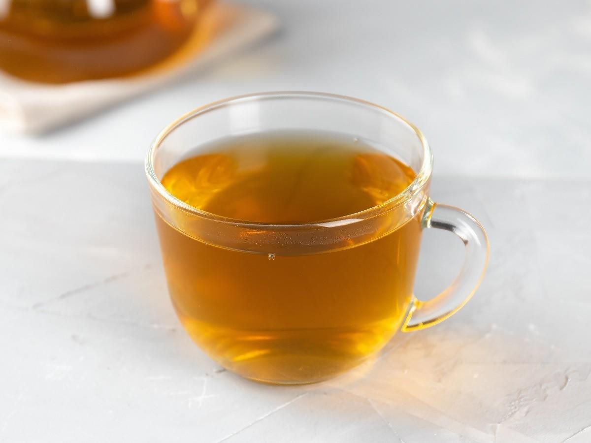 Żółta herbata poprawia pracę tętnic, obniża ciśnienie i cholesterol. Jak smakuje i gdzie ją kupić?