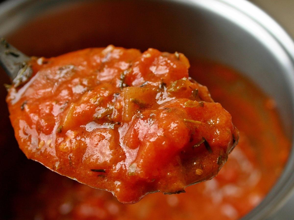 Zostały wam resztki sosu pomidorowego? Nie wylewajcie go