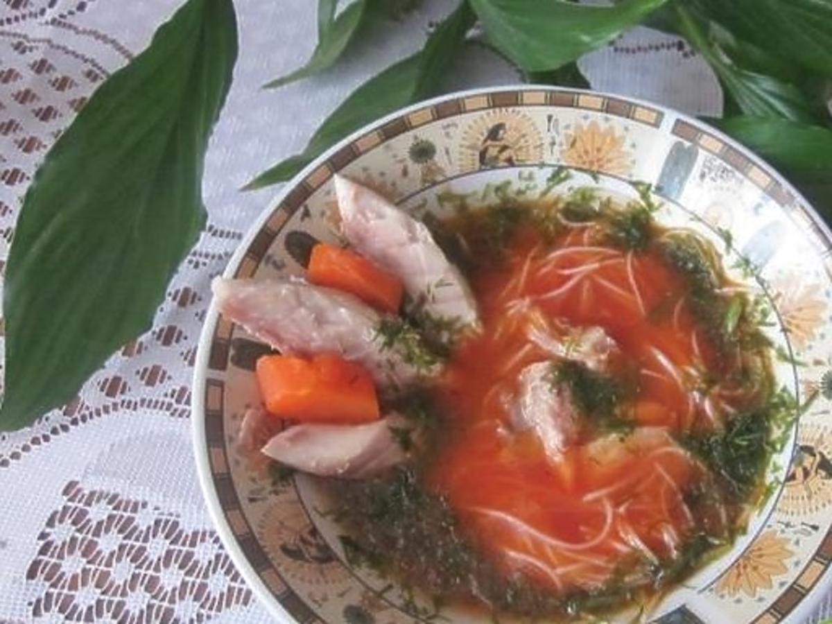 Zupa pomidorowa z wędzoną makrelą. Dodajcie świeży koperek a dodatkowo wzbogacicie jej smak